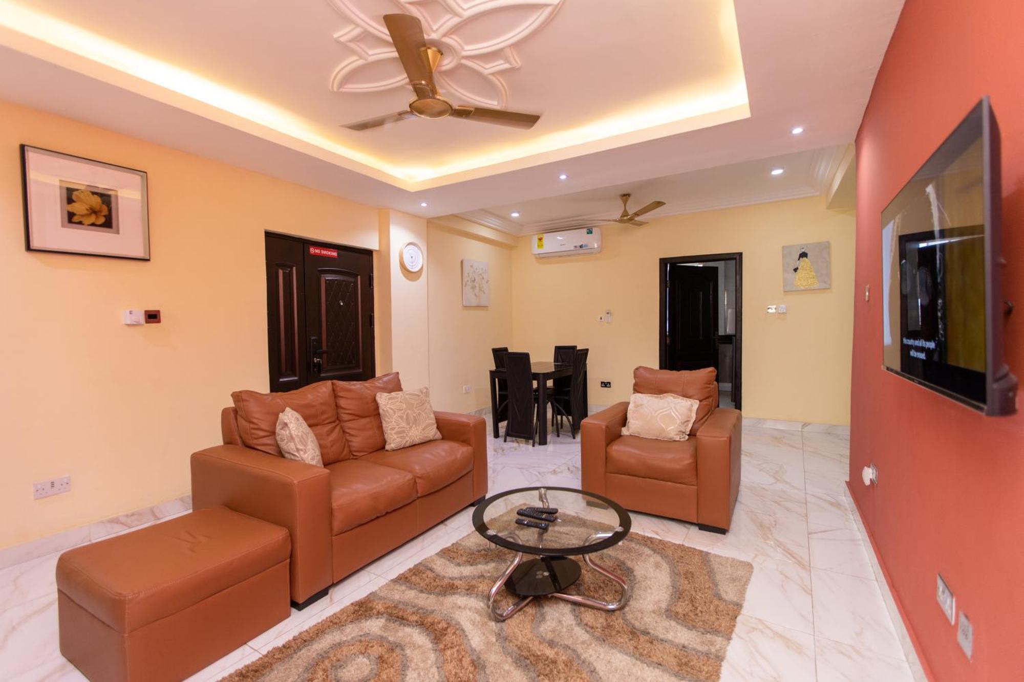 Washington Apartments - Just 25Mins Drive From The Airport Kwashieman Exterior photo
