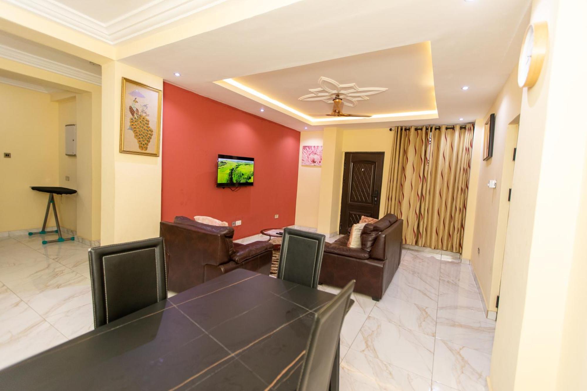 Washington Apartments - Just 25Mins Drive From The Airport Kwashieman Exterior photo