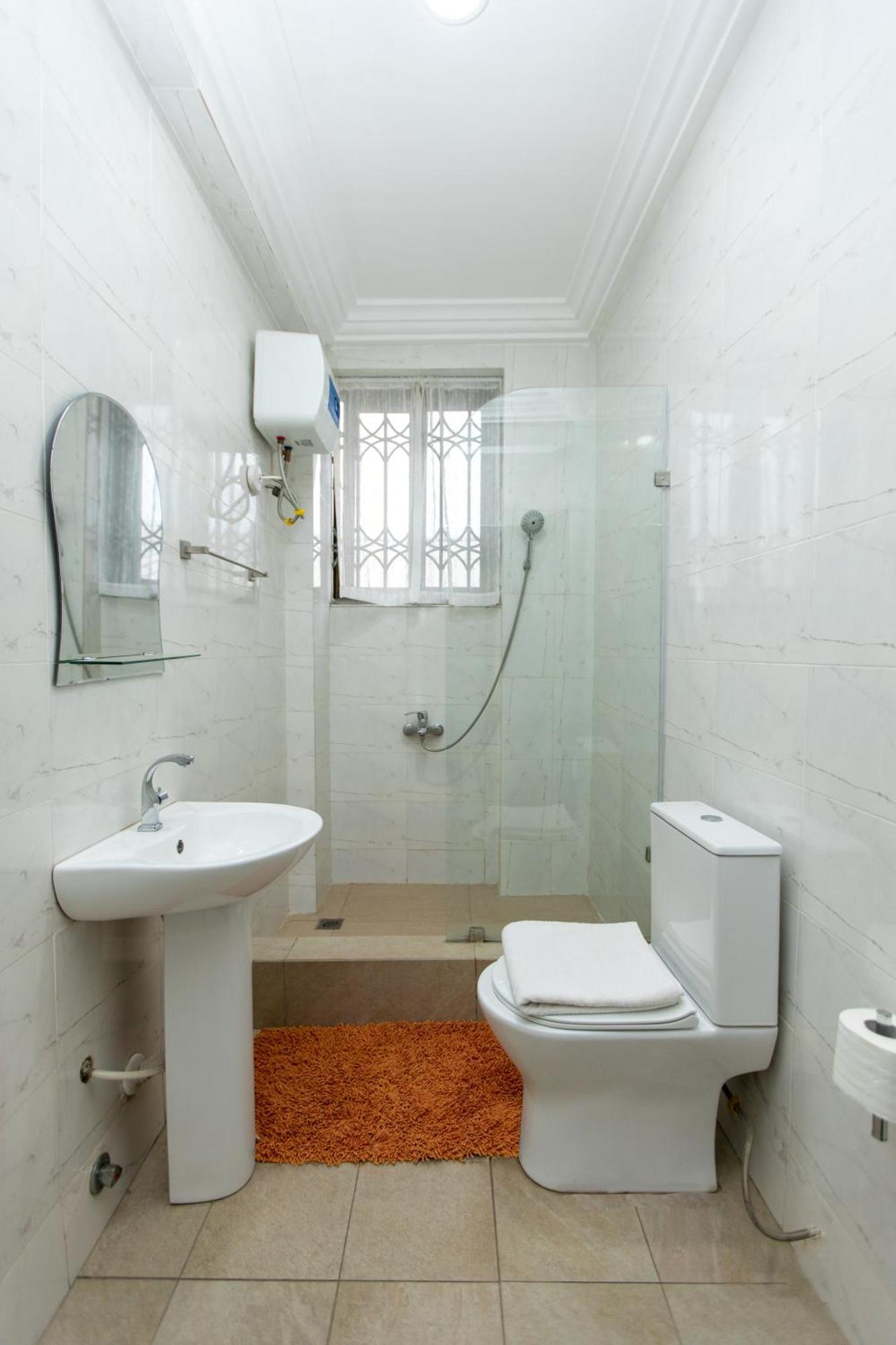 Washington Apartments - Just 25Mins Drive From The Airport Kwashieman Exterior photo