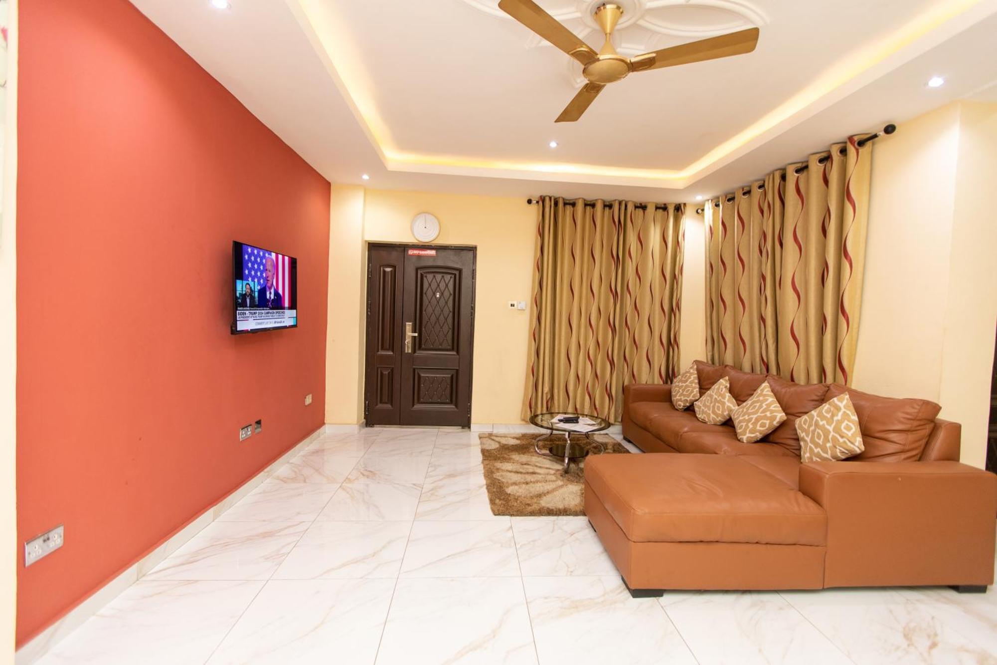 Washington Apartments - Just 25Mins Drive From The Airport Kwashieman Exterior photo